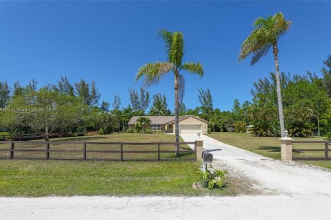 Villa ou maison à vendre à Loxahatchee Groves, Floride: 3 chambres, 176.79 m2 № 1118889 - photo 1