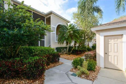 Condo in Sarasota, Florida, 2 bedrooms  № 218488 - photo 1