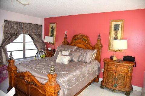 Condo in Lauderhill, Florida, 2 bedrooms  № 1159723 - photo 13