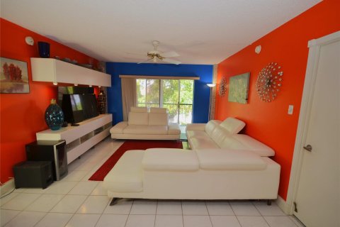 Condominio en venta en Lauderhill, Florida, 2 dormitorios, 90.3 m2 № 1159723 - foto 18