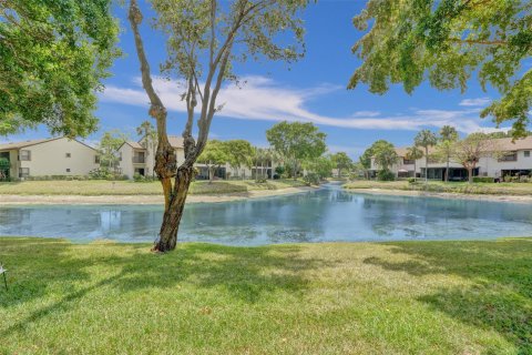 Condo in Coconut Creek, Florida, 3 bedrooms  № 1180625 - photo 18