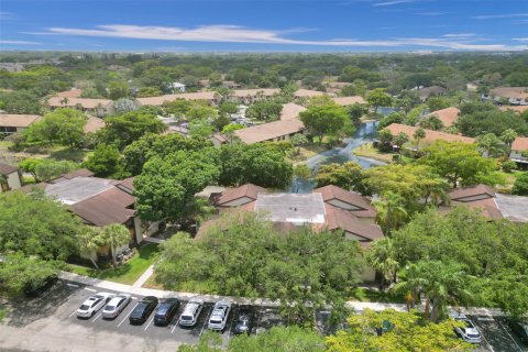 Condo in Coconut Creek, Florida, 3 bedrooms  № 1180625 - photo 15