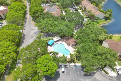 Condo in Coconut Creek, Florida, 3 bedrooms  № 1180625 - photo 13