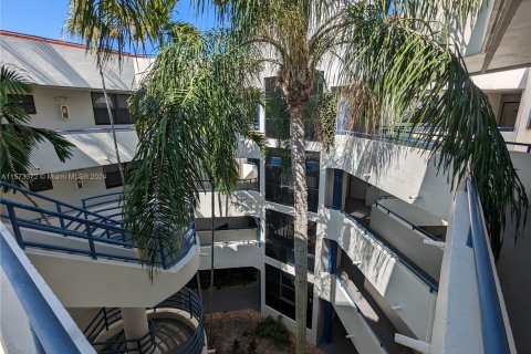 Copropriété à vendre à Aventura, Floride: 2 chambres, 116.59 m2 № 1135229 - photo 18