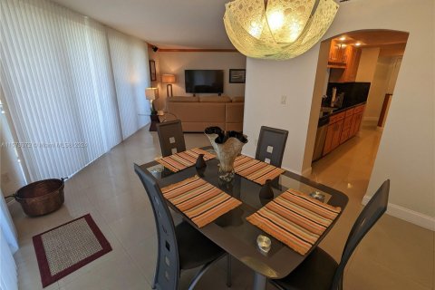 Condo in Aventura, Florida, 2 bedrooms  № 1135229 - photo 4