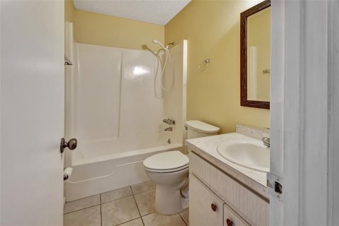 Condo in DeLand, Florida, 2 bedrooms  № 1191892 - photo 15