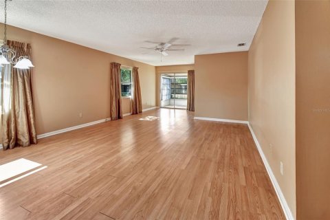 Condo in DeLand, Florida, 2 bedrooms  № 1191892 - photo 5