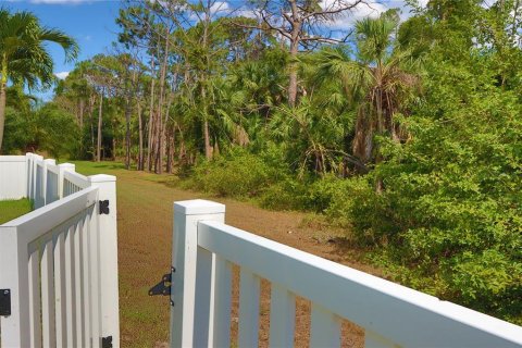 House in North Port, Florida 4 bedrooms, 288 sq.m. № 1205454 - photo 6