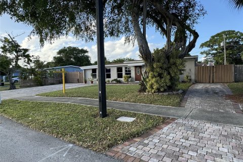 Casa en venta en Pompano Beach, Florida, 4 dormitorios, 137.31 m2 № 1182819 - foto 16