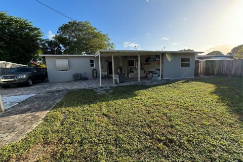 Villa ou maison à vendre à Pompano Beach, Floride: 4 chambres, 137.31 m2 № 1182819 - photo 2