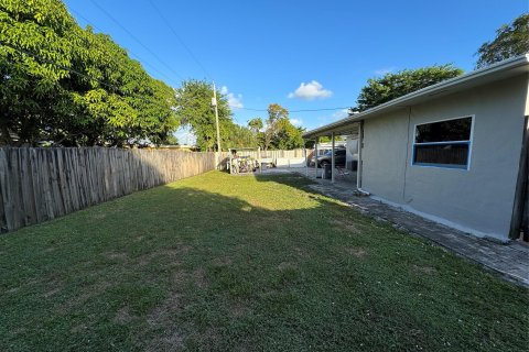 House in Pompano Beach, Florida 4 bedrooms, 137.31 sq.m. № 1182819 - photo 4