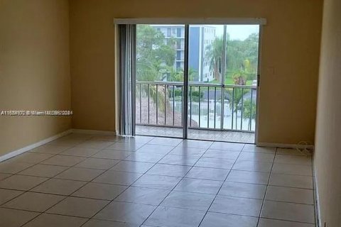 Condominio en venta en Hollywood, Florida, 2 dormitorios, 92.16 m2 № 1352088 - foto 4