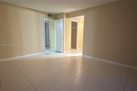 Condominio en venta en Hollywood, Florida, 2 dormitorios, 92.16 m2 № 1352088 - foto 7