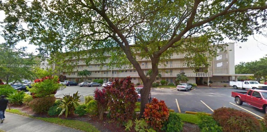 Condominio en Hollywood, Florida, 2 dormitorios  № 1352088