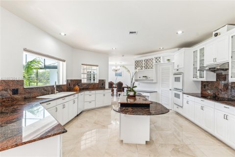 Villa ou maison à vendre à Palmetto Bay, Floride: 5 chambres, 394.18 m2 № 1360221 - photo 20