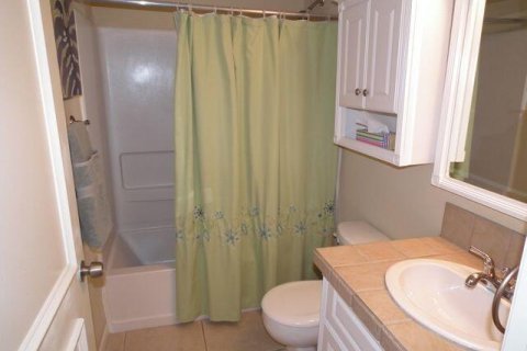 Condo in Boynton Beach, Florida, 2 bedrooms  № 1155416 - photo 1