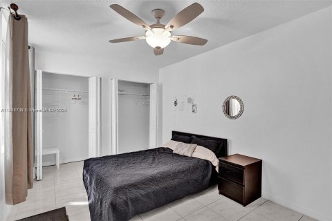 Copropriété à vendre à Sunny Isles Beach, Floride: 2 chambres, 81.29 m2 № 1155319 - photo 14