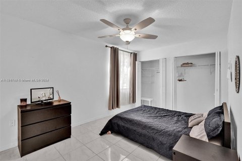 Copropriété à vendre à Sunny Isles Beach, Floride: 2 chambres, 81.29 m2 № 1155319 - photo 3