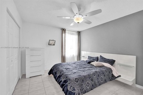 Condo in Sunny Isles Beach, Florida, 2 bedrooms  № 1155319 - photo 6