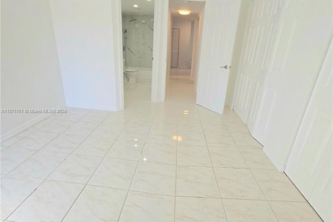 Copropriété à vendre à Sunny Isles Beach, Floride: 2 chambres, 81.29 m2 № 1155319 - photo 18