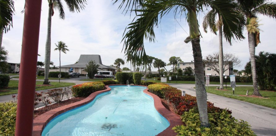 Condominio en Lake Worth, Florida, 2 dormitorios  № 952150