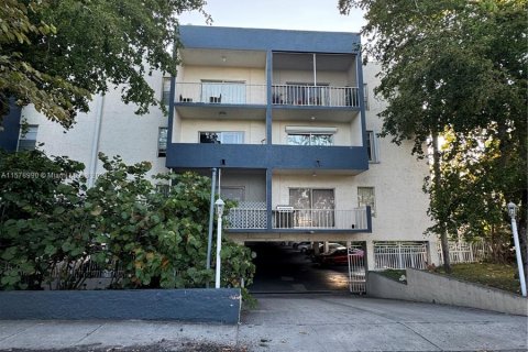 Купить кондоминиум в Норт-Майами-Бич, Флорида 2 спальни, № 1159021 - фото 2