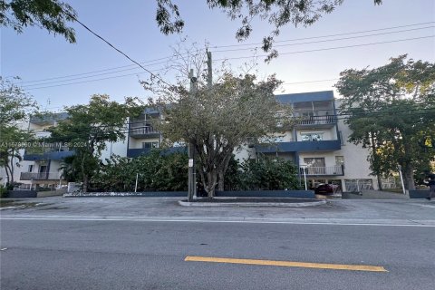 Купить кондоминиум в Норт-Майами-Бич, Флорида 2 спальни, № 1159021 - фото 1