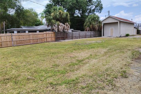 Propiedad comercial en alquiler en Tampa, Florida, 84.54 m2 № 1261216 - foto 1