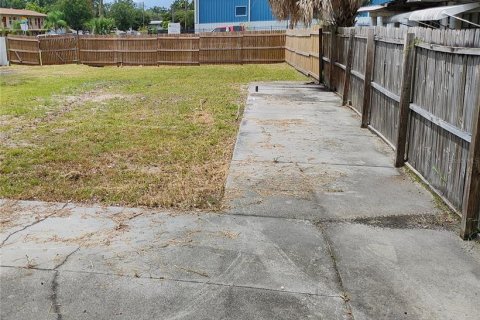 Propiedad comercial en alquiler en Tampa, Florida, 84.54 m2 № 1261216 - foto 4