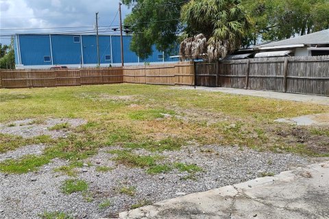 Propiedad comercial en alquiler en Tampa, Florida, 84.54 m2 № 1261216 - foto 3