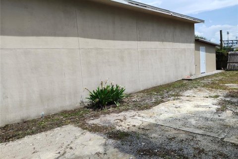 Propiedad comercial en alquiler en Tampa, Florida, 84.54 m2 № 1261216 - foto 8