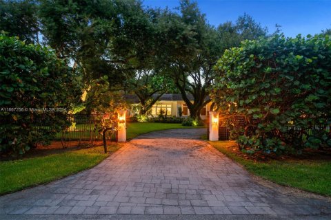 Villa ou maison à vendre à Coral Gables, Floride: 6 chambres, 609.62 m2 № 1387929 - photo 26