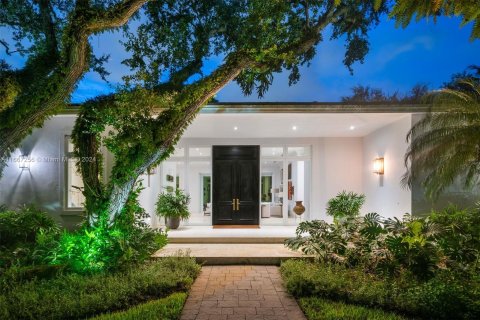 Villa ou maison à vendre à Coral Gables, Floride: 6 chambres, 609.62 m2 № 1387929 - photo 25