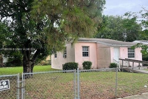 House in Miami, Florida 2 bedrooms, 75.34 sq.m. № 1271542 - photo 8