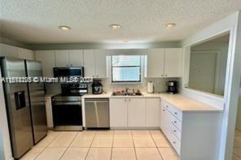 Condominio en venta en Stuart, Florida, 3 dormitorios, 147.71 m2 № 1235289 - foto 2