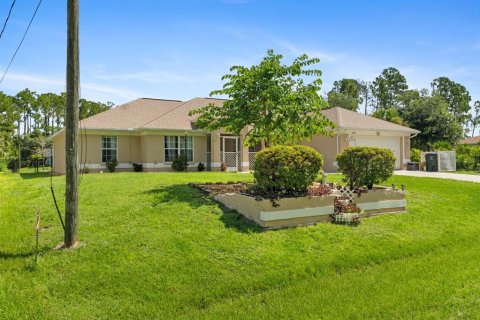 Villa ou maison à vendre à North Port, Floride: 3 chambres, 208.75 m2 № 1297865 - photo 2