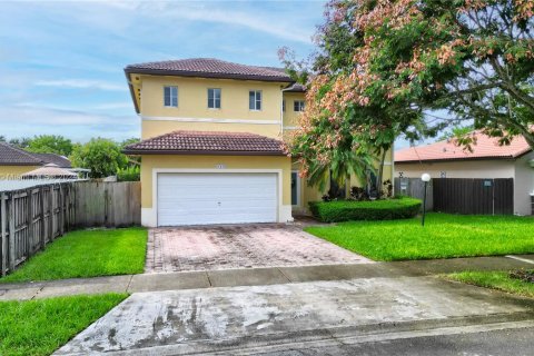 House in Miami, Florida 3 bedrooms, 253.34 sq.m. № 1380277 - photo 3