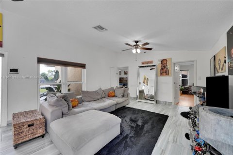 Casa en venta en Deerfield Beach, Florida, 3 dormitorios, 138.7 m2 № 1380281 - foto 8