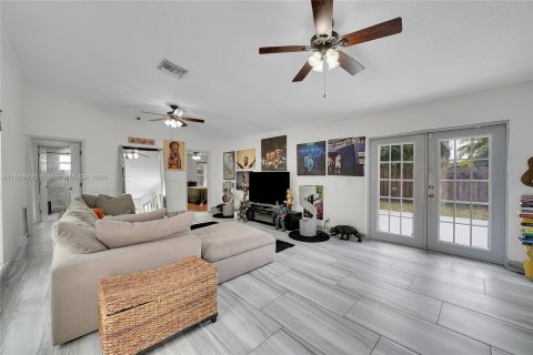 Casa en venta en Deerfield Beach, Florida, 3 dormitorios, 138.7 m2 № 1380281 - foto 5