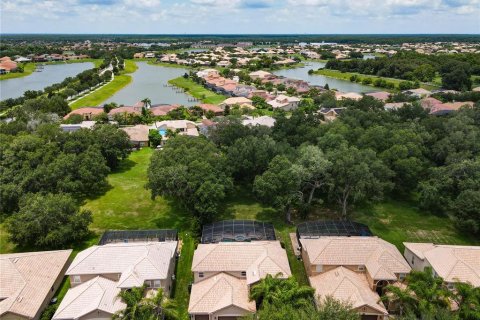 Casa en venta en Kissimmee, Florida, 4 dormitorios, 347.64 m2 № 1260803 - foto 3