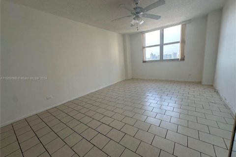 Condominio en venta en Sunny Isles Beach, Florida, 2 dormitorios, 100.98 m2 № 1154880 - foto 13