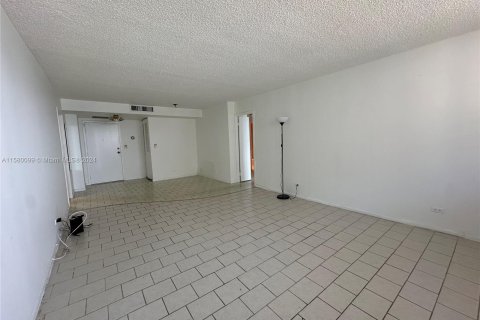 Condominio en venta en Sunny Isles Beach, Florida, 2 dormitorios, 100.98 m2 № 1154880 - foto 6