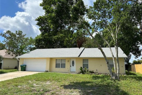 House in Deltona, Florida 3 bedrooms, 124.49 sq.m. № 1108248 - photo 1