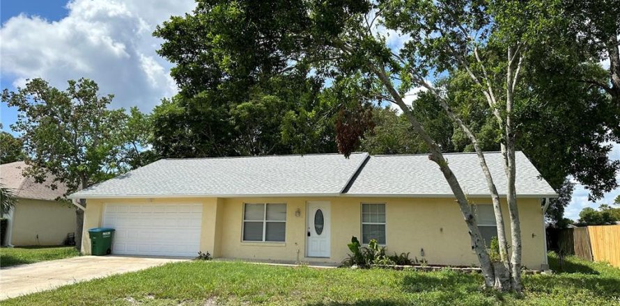 House in Deltona, Florida 3 bedrooms, 124.49 sq.m. № 1108248