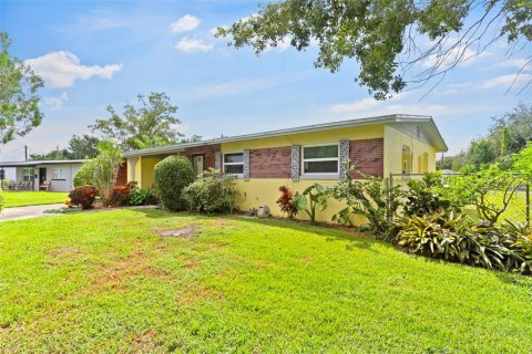 Casa en venta en Orlando, Florida, 4 dormitorios, 124.02 m2 № 1388547 - foto 3