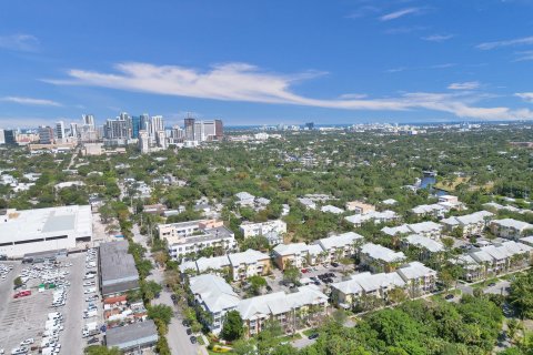 Condo in Fort Lauderdale, Florida, 1 bedroom  № 1136579 - photo 2