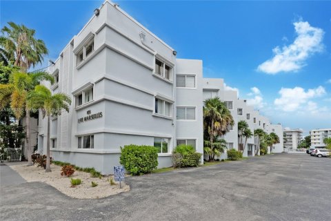 Condo in Miami Beach, Florida, 2 bedrooms  № 1408865 - photo 17