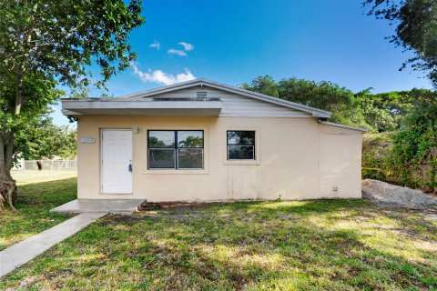 House in West Park, Florida 2 bedrooms, 74.32 sq.m. № 1151408 - photo 18