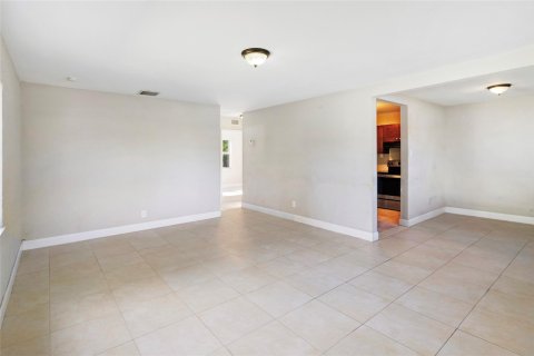 House in West Park, Florida 2 bedrooms, 74.32 sq.m. № 1151408 - photo 14