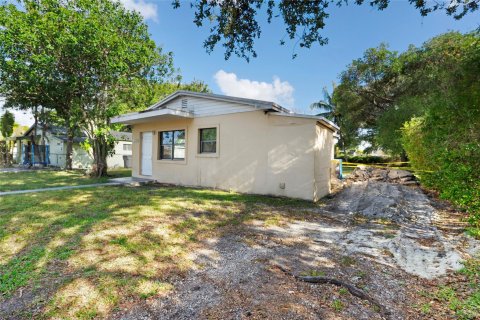 House in West Park, Florida 2 bedrooms, 74.32 sq.m. № 1151408 - photo 16